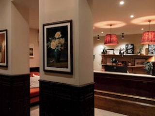 THE DRAYTON COURT HOTEL