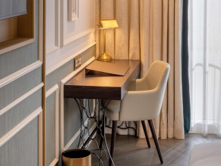 The Emerald House Lisbon, Curio Collection by Hilton