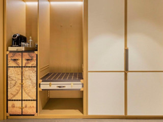 The Emerald House Lisbon, Curio Collection by Hilton