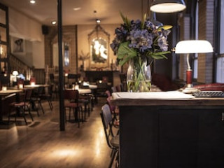 THE HAYDEN PUB AND ROOMS