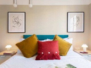 THE HEART OF PADDINGTON - BRIGHT AND CENTRAL 2BDR FLAT WITH PARKING