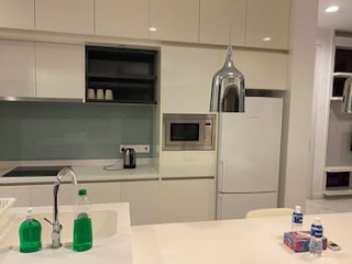 THE HOLLWOOD SUITES AT PLATINUM