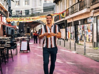 THE HOUSE ON THE PINK STREET IN LISBON