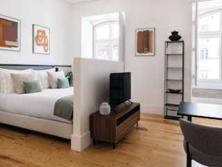 THE HOUSE ON THE PINK STREET IN LISBON