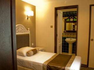 The Inn at Temple Street