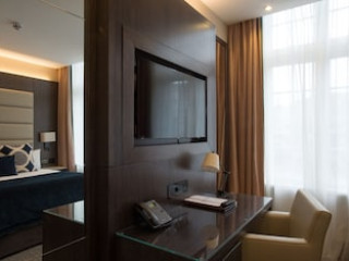 THE KING'S HEAD HOTEL