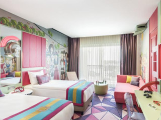 THE LAND OF LEGENDS KINGDOM HOTEL