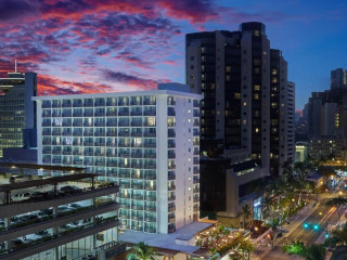 The Laylow, Autograph Collection