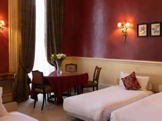 The Leonard Hotel