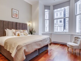 THE LEXHAM GARDENS ESCAPE - CENTRAL 2BDR WITH BALCONY