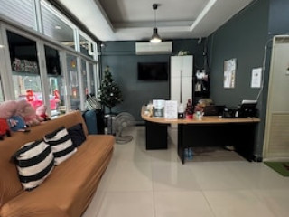 THE LITTLE PIG SUKHUMVIT