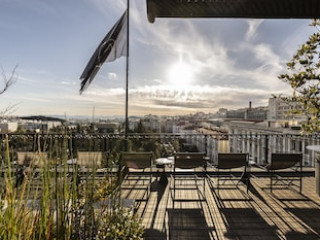 THE MODERNIST ATHENS