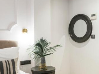 The Mood Luxury Rooms