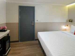 THE MULBERRY BANGKOK KHAOSAN ROAD