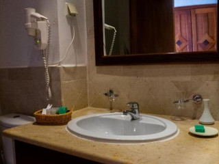 CALIXTA HOTEL
