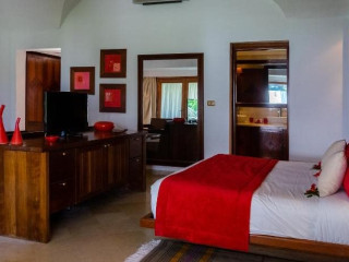 CALIXTA HOTEL