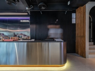 THE PERIOD PRATUNAM HOTEL