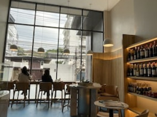 THE QUART RUAMRUDEE BY UHG