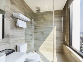 THE QUARTER ARI BY UHG (SHA)