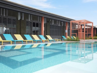 THE QUARTER HUALAMPHONG BY UHG