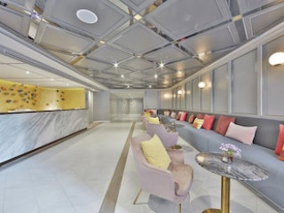 THE QUARTER PLOENCHIT BY UHG