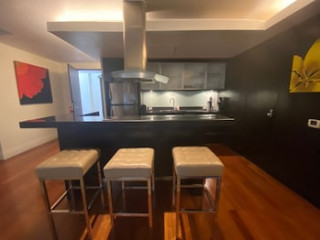 THE QUARTER SALADAENG BY UHG