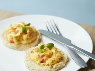 THE QUARTER SILOM BY UHG