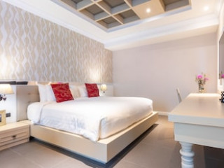 THE RAYA SURAWONG BANGKOK (SHA)