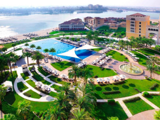 The Ritz-Carlton Abu Dhabi, Grand Canal