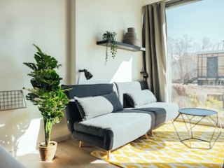 THE RIX STUDIOS AND SUITES