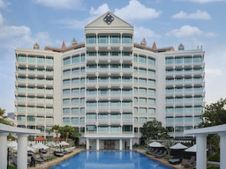 THE ROBERTSON HOUSE BY THE CREST COLLECTION