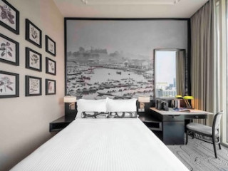 THE ROBERTSON HOUSE BY THE CREST COLLECTION