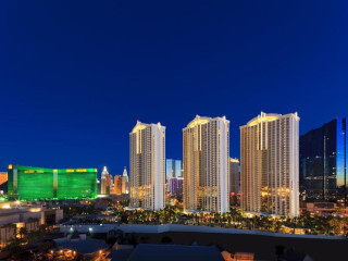 The Signature at MGM Grand - All Suites