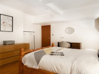 THE SOUTHWICK SANCTUARY LARGE AND MODERN 6BDR HOME WITH PRIVATE TERRACE