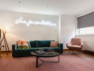 THE SOUTHWICK SANCTUARY LARGE AND MODERN 6BDR HOME WITH PRIVATE TERRACE