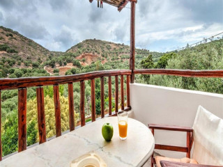 The Traditional Villas Of Crete