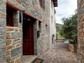 The Traditional Villas Of Crete