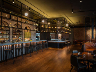 THE WB ABU DHABI, CURIO COLLECTION BY HILTON