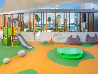 The WB Abu Dhabi, Curio Collection by Hilton