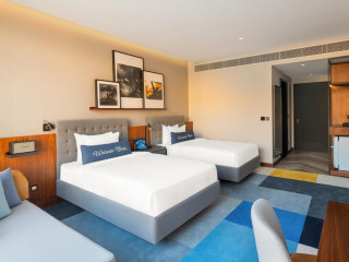 THE WB HOTEL CURIO COLLECTION BY HILTON