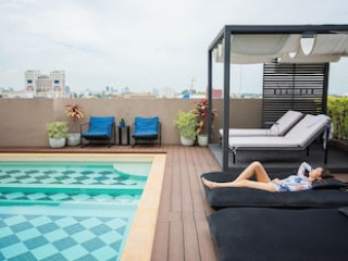 THEA SERVICED APARTMENT EKAMAI