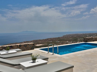 Theano Cave Suites & Villas