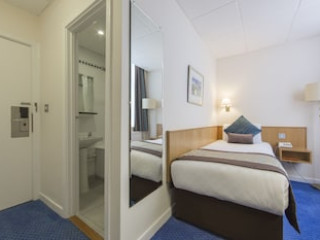 THISTLE CITY BARBICAN