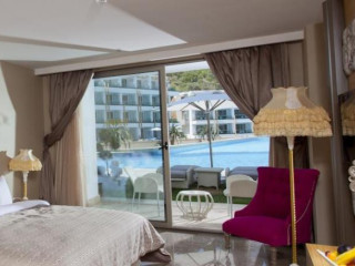 ROCA BELMONTE APARTMENTS