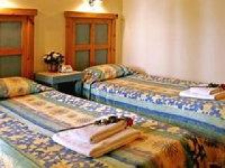 THREE CORNERS RIHANA INN