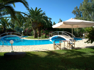 Three Stars Beach Hotel