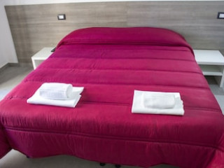 TIBURTINA ROYAL SUITES