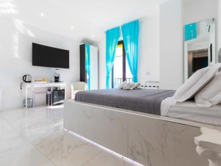 TIFFANY\'S LUXURY RESORT