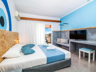 The H Experience Neos Kosmos