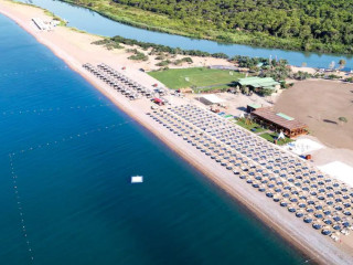 Holidays2Benal Beach